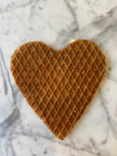 Load image into Gallery viewer, 200 Pack Stroopwafel Heart Wedding Favors